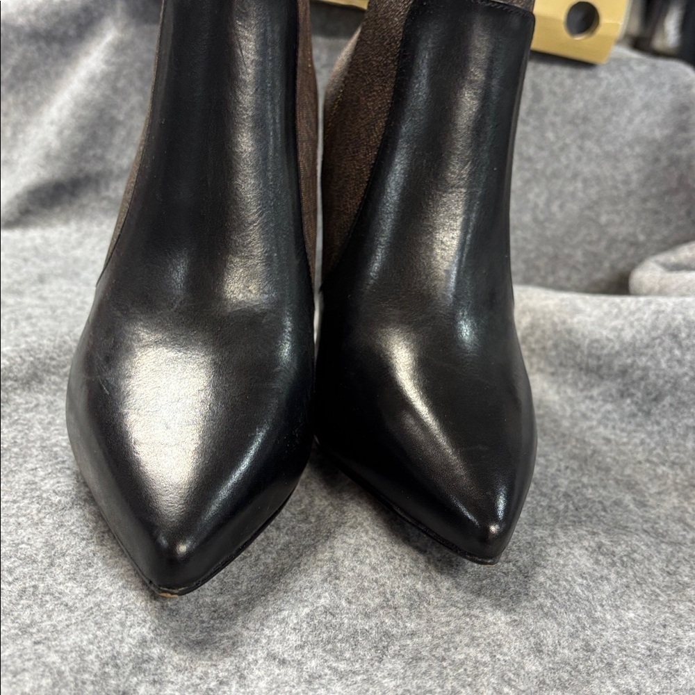 MICHAEL MICHAEL KORS
Rue stiletto Logo and Leather boot 9.5 - Picture 5 of 11